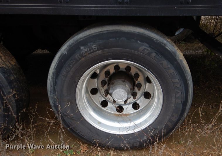 image for item LT9014 2022 Utility  refrigerated van trailer