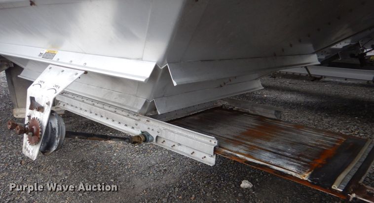 image for item LT9015 2012 Wilson DWH-550  grain trailer