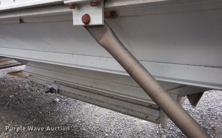 image for item LT9015 2012 Wilson DWH-550  grain trailer