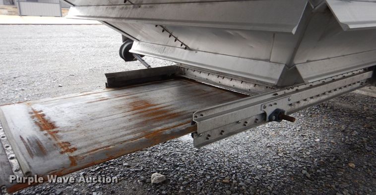 image for item LT9015 2012 Wilson DWH-550  grain trailer