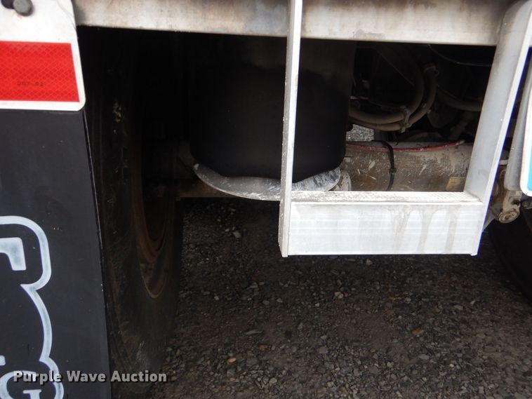 image for item LT9015 2012 Wilson DWH-550  grain trailer