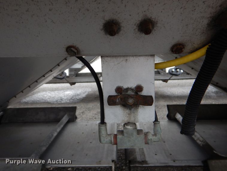 image for item LT9016 2013 Timpte  grain trailer