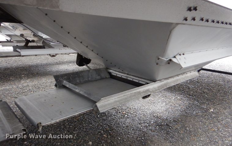 image for item LT9016 2013 Timpte  grain trailer
