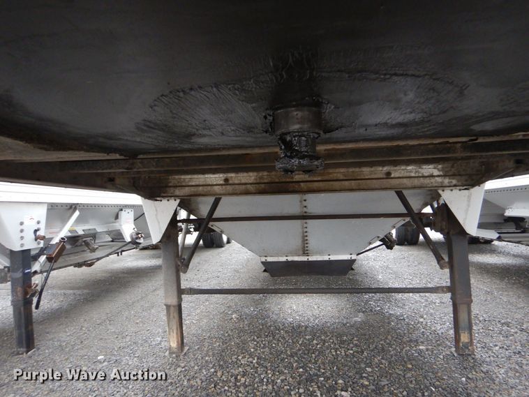 image for item LT9016 2013 Timpte  grain trailer