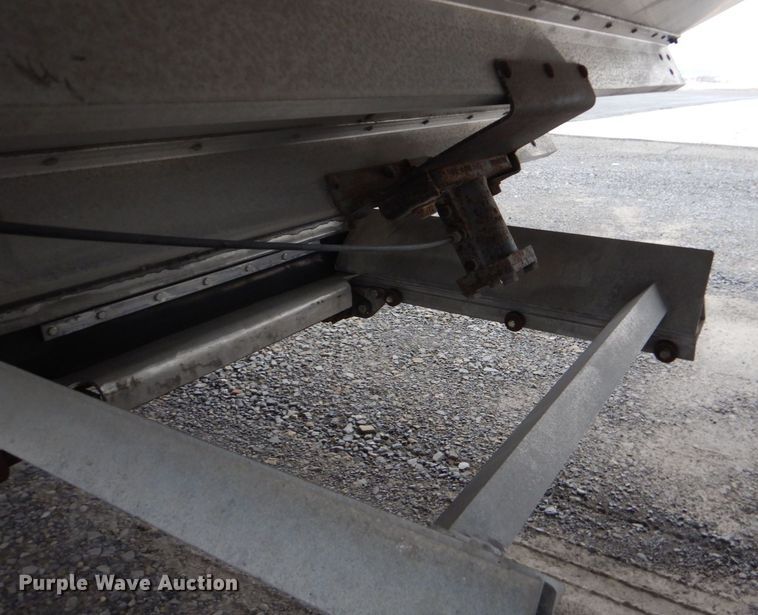 image for item LT9018 2015 Timpte  grain trailer