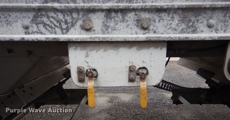 image for item LT9018 2015 Timpte  grain trailer