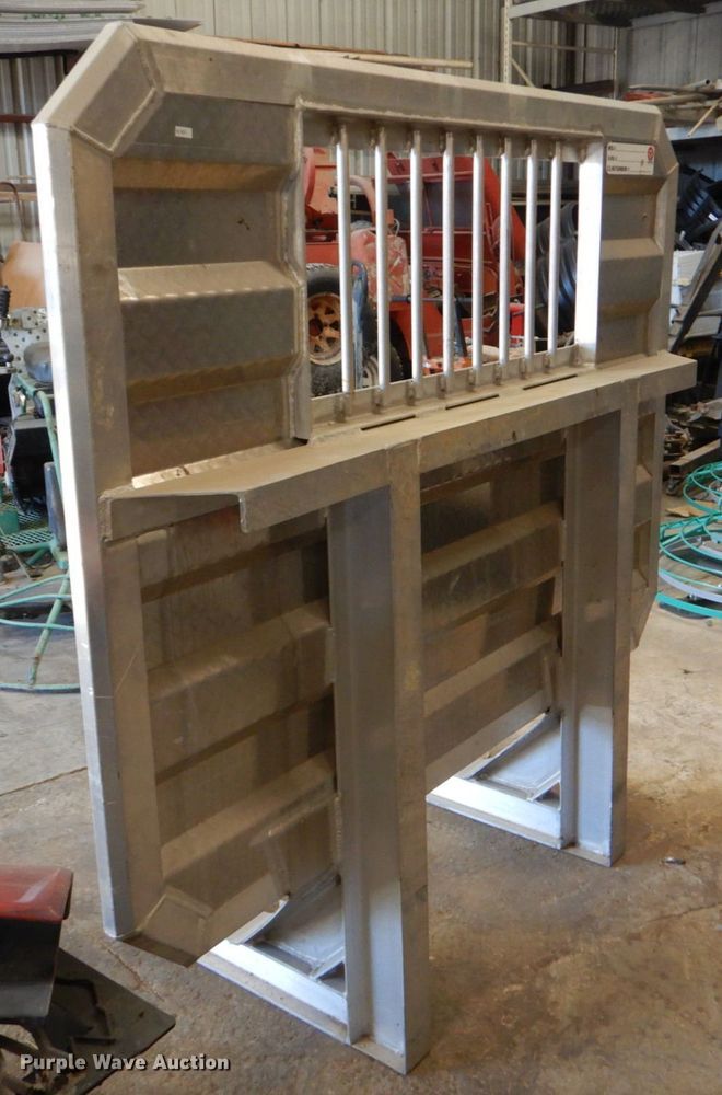 image for item MM9584 Protech  headache rack