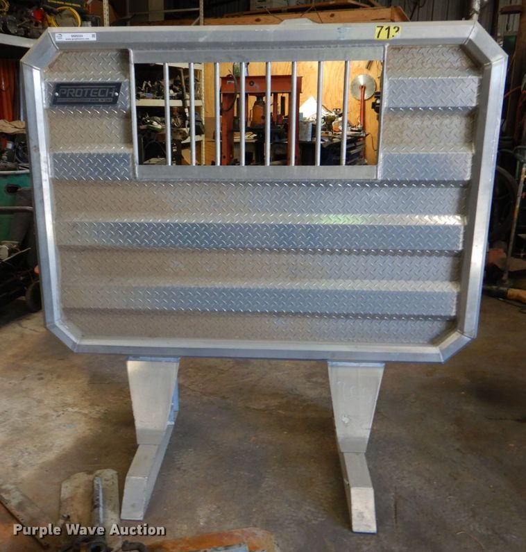 image for item MM9584 Protech  headache rack