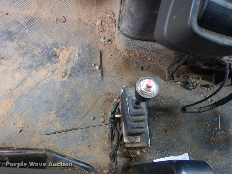 image for item MM9591 2009 International 7400  digger derrick truck