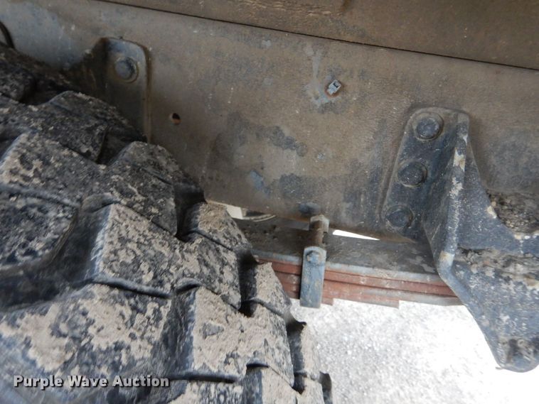 image for item MM9591 2009 International 7400  digger derrick truck