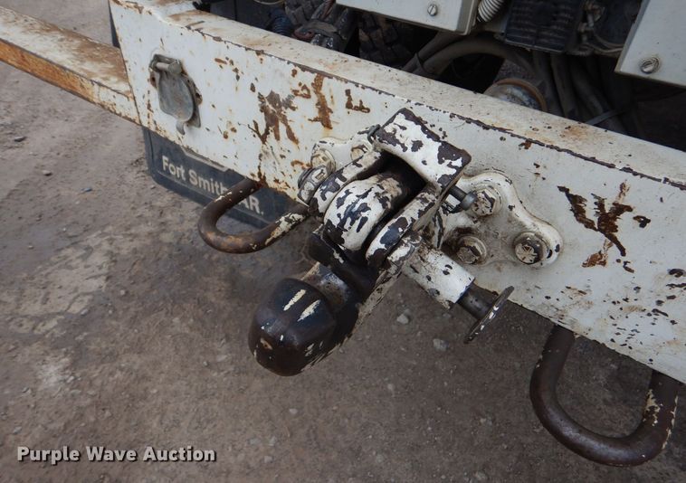 image for item MM9591 2009 International 7400  digger derrick truck