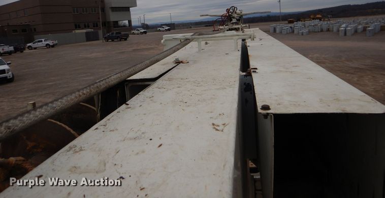 image for item MM9591 2009 International 7400  digger derrick truck