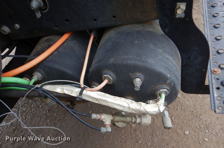 image for item MM9591 2009 International 7400  digger derrick truck