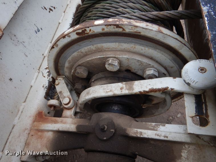 image for item MM9591 2009 International 7400  digger derrick truck