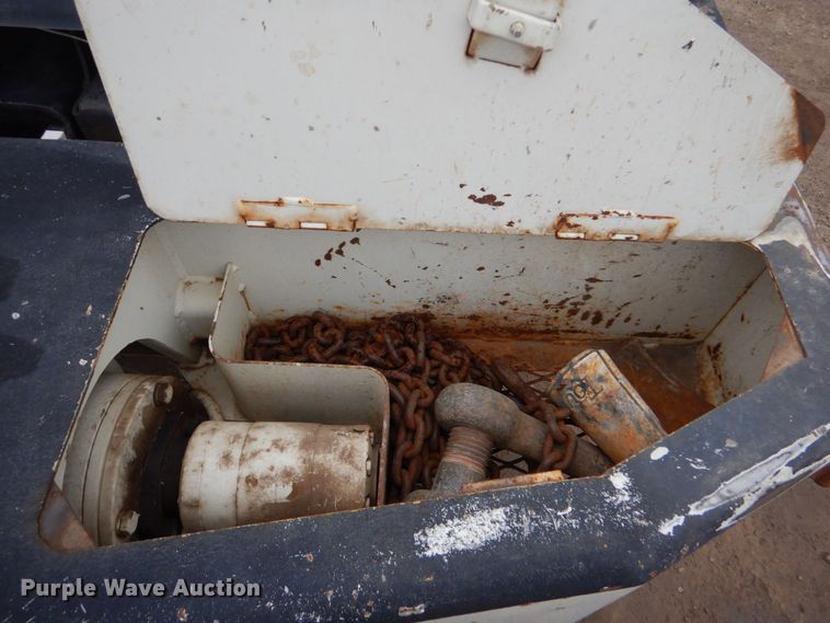 image for item MM9591 2009 International 7400  digger derrick truck