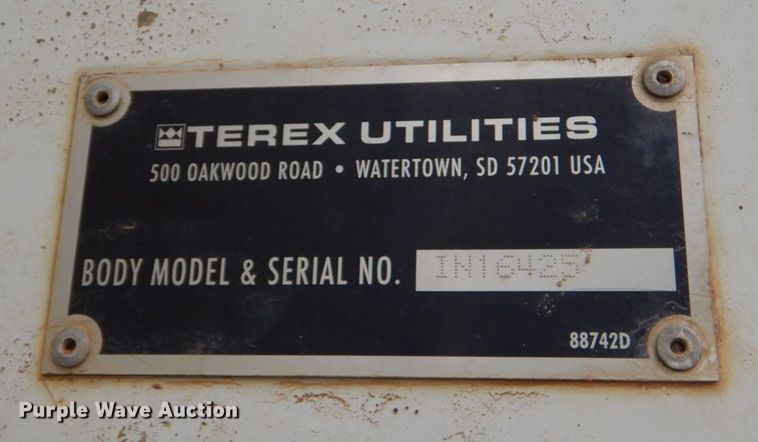 image for item MM9591 2009 International 7400  digger derrick truck