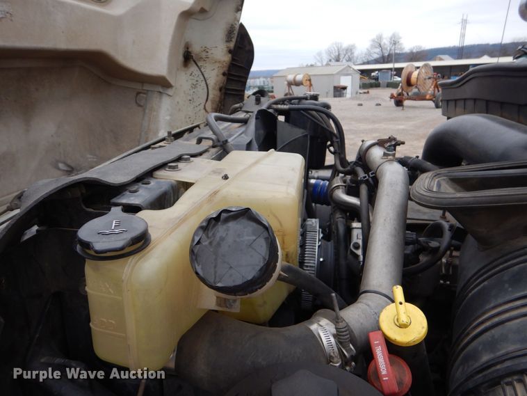 image for item MM9591 2009 International 7400  digger derrick truck