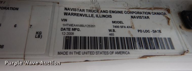 image for item MM9591 2009 International 7400  digger derrick truck