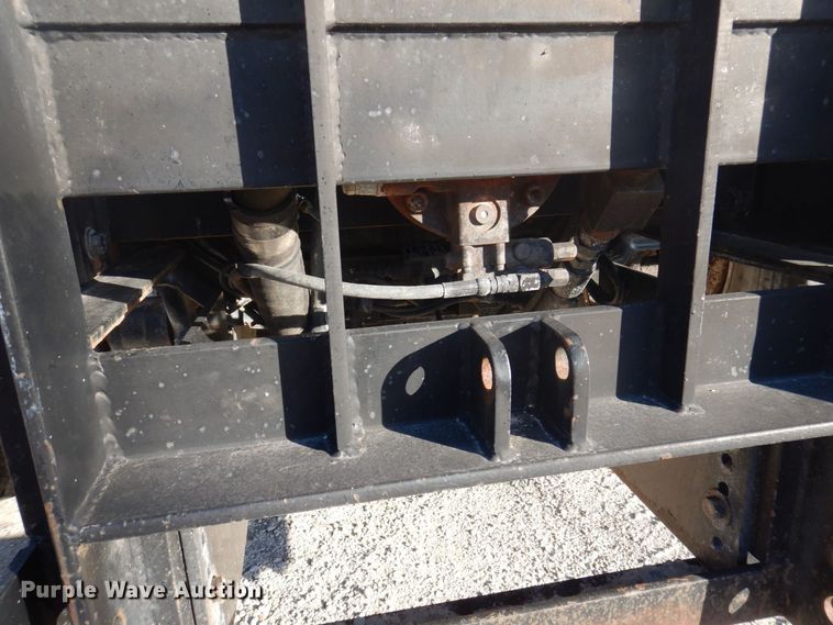 image for item MW9362 2000 International 4900  dump truck