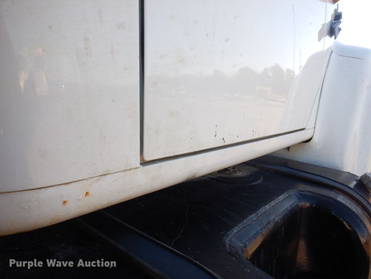 image for item MW9362 2000 International 4900  dump truck