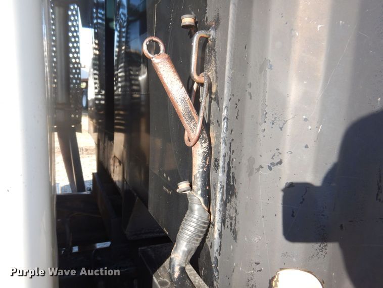 image for item MW9362 2000 International 4900  dump truck