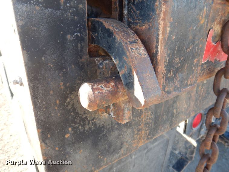 image for item MW9362 2000 International 4900  dump truck