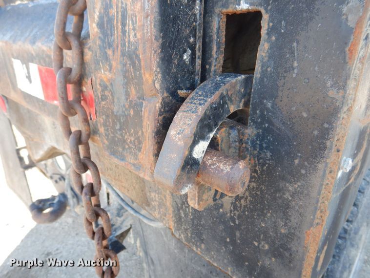 image for item MW9362 2000 International 4900  dump truck