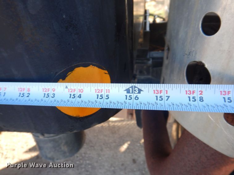 image for item MW9362 2000 International 4900  dump truck