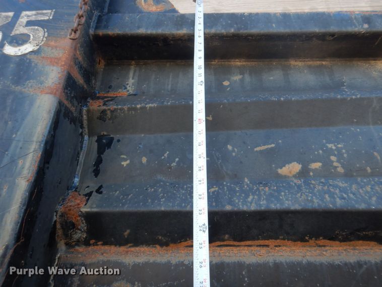 image for item MW9362 2000 International 4900  dump truck