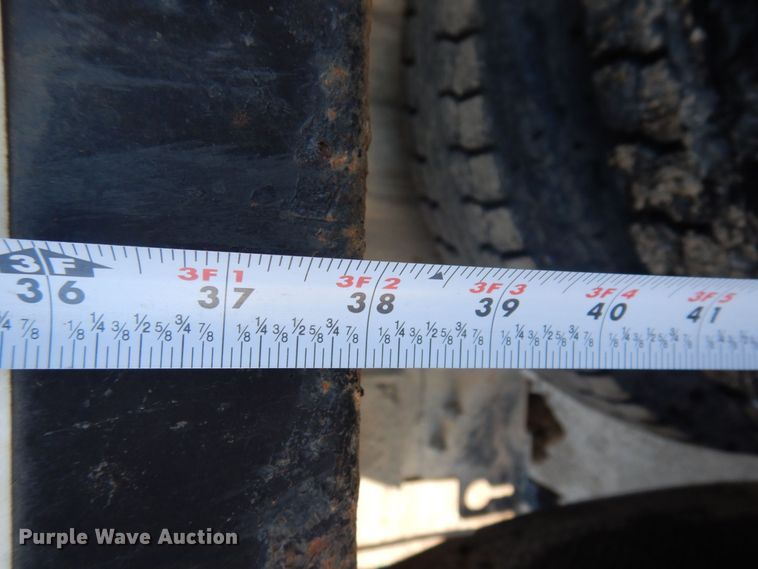 image for item MW9362 2000 International 4900  dump truck