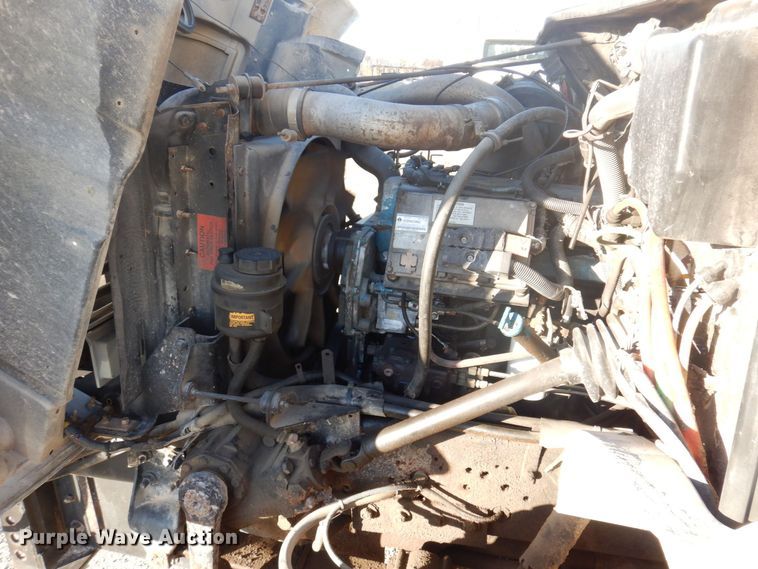 image for item MW9362 2000 International 4900  dump truck