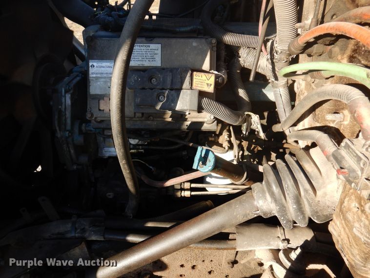 image for item MW9362 2000 International 4900  dump truck