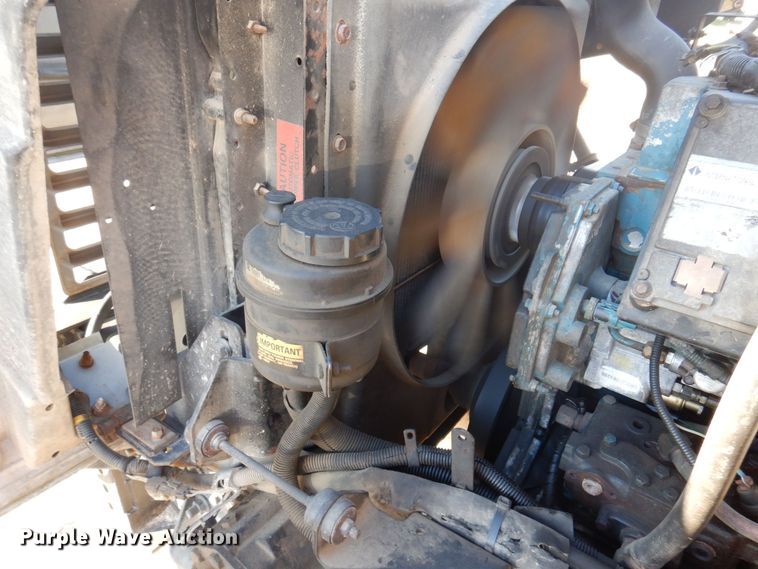 image for item MW9362 2000 International 4900  dump truck