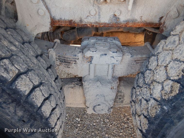 image for item MW9362 2000 International 4900  dump truck