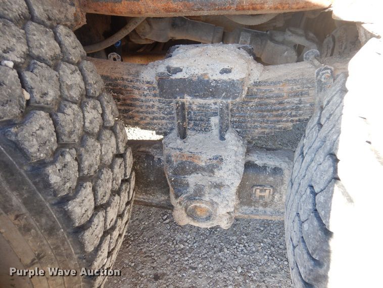 image for item MW9362 2000 International 4900  dump truck