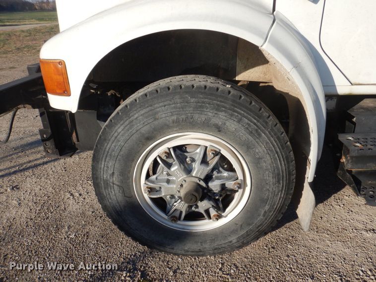 image for item MW9362 2000 International 4900  dump truck