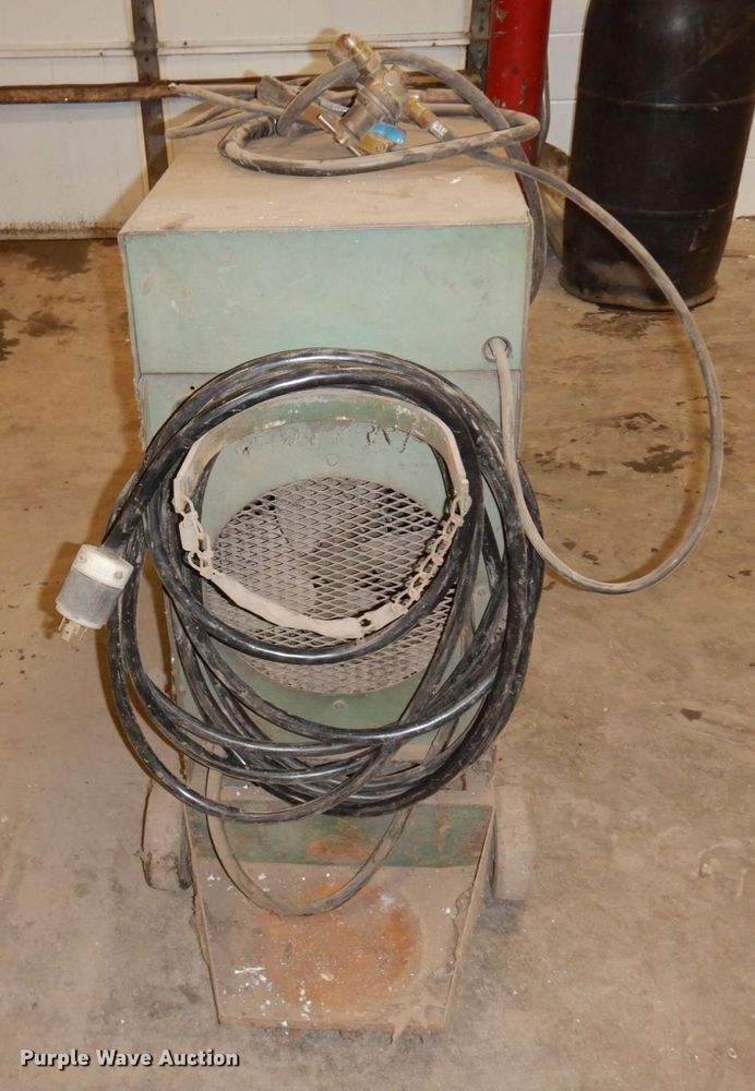 image for item AF9342 Linde Might Master 235  welder