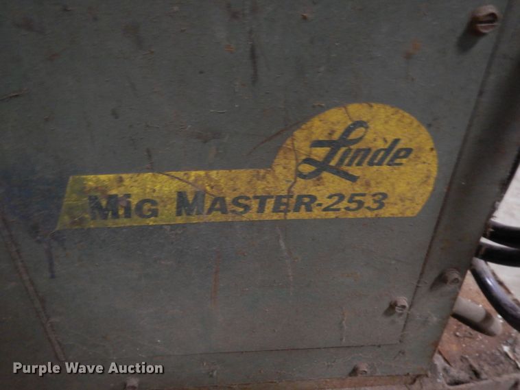 image for item AF9342 Linde Might Master 235  welder
