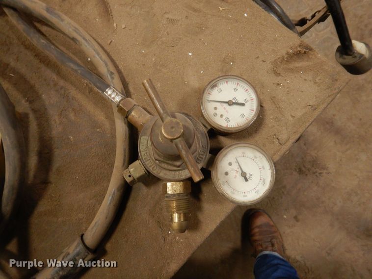 image for item AF9342 Linde Might Master 235  welder