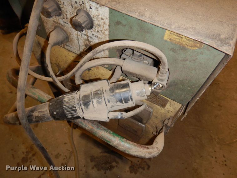 image for item AF9342 Linde Might Master 235  welder