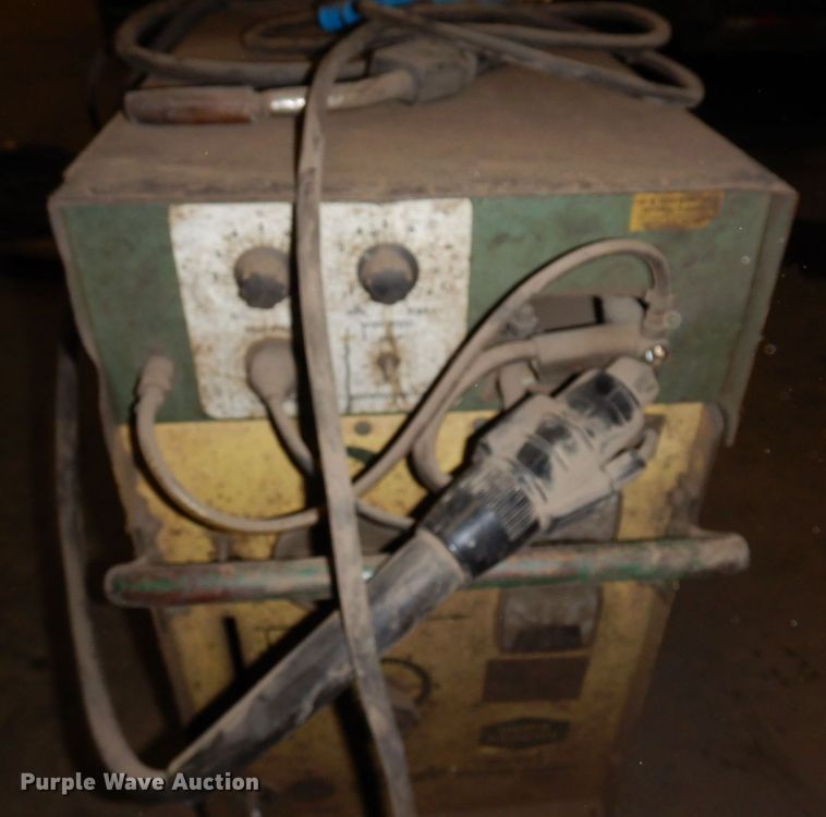 image for item AF9342 Linde Might Master 235  welder