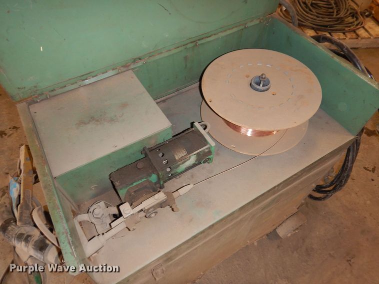 image for item AF9342 Linde Might Master 235  welder