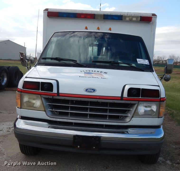 image for item DI6848 1993 Ford E350  ambulance