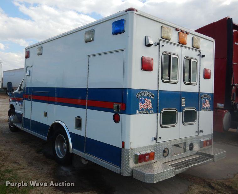 image for item DI6848 1993 Ford E350  ambulance