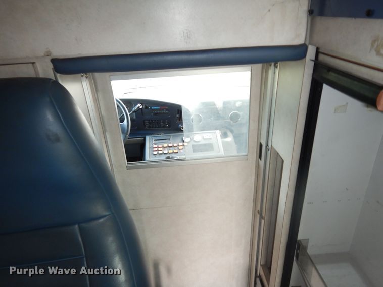 image for item DI6848 1993 Ford E350  ambulance