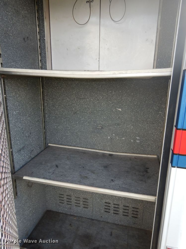 image for item DI6848 1993 Ford E350  ambulance