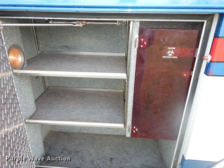 image for item DI6848 1993 Ford E350  ambulance