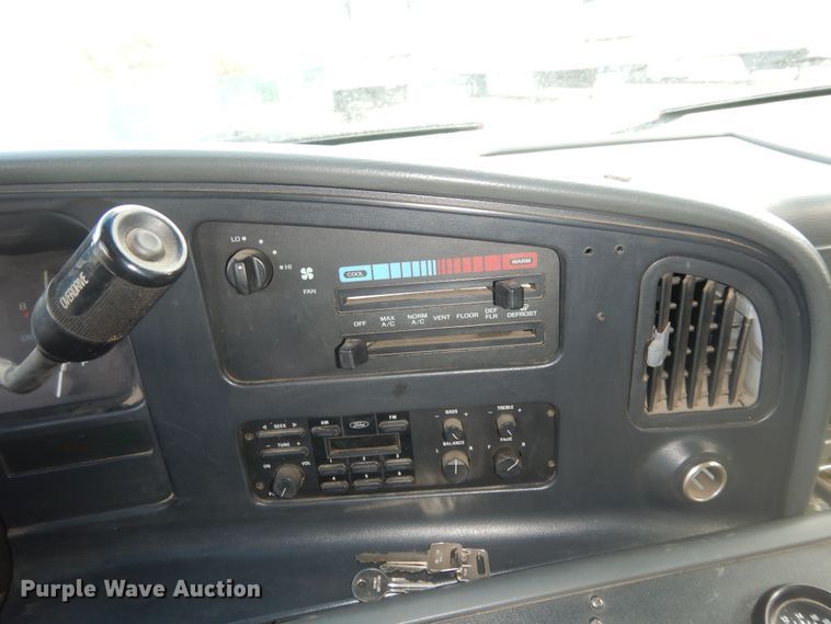 image for item DI6848 1993 Ford E350  ambulance