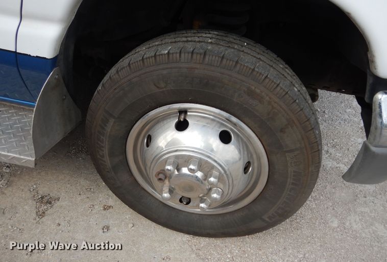 image for item DI6848 1993 Ford E350  ambulance