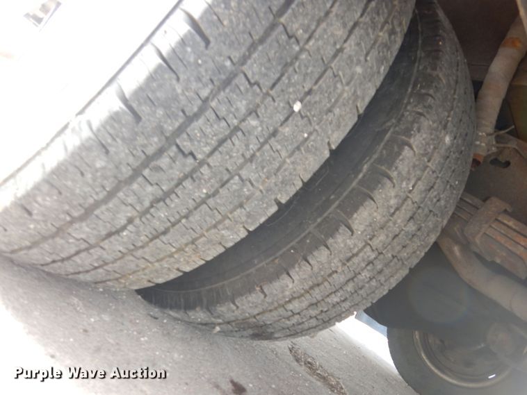 image for item DI6848 1993 Ford E350  ambulance